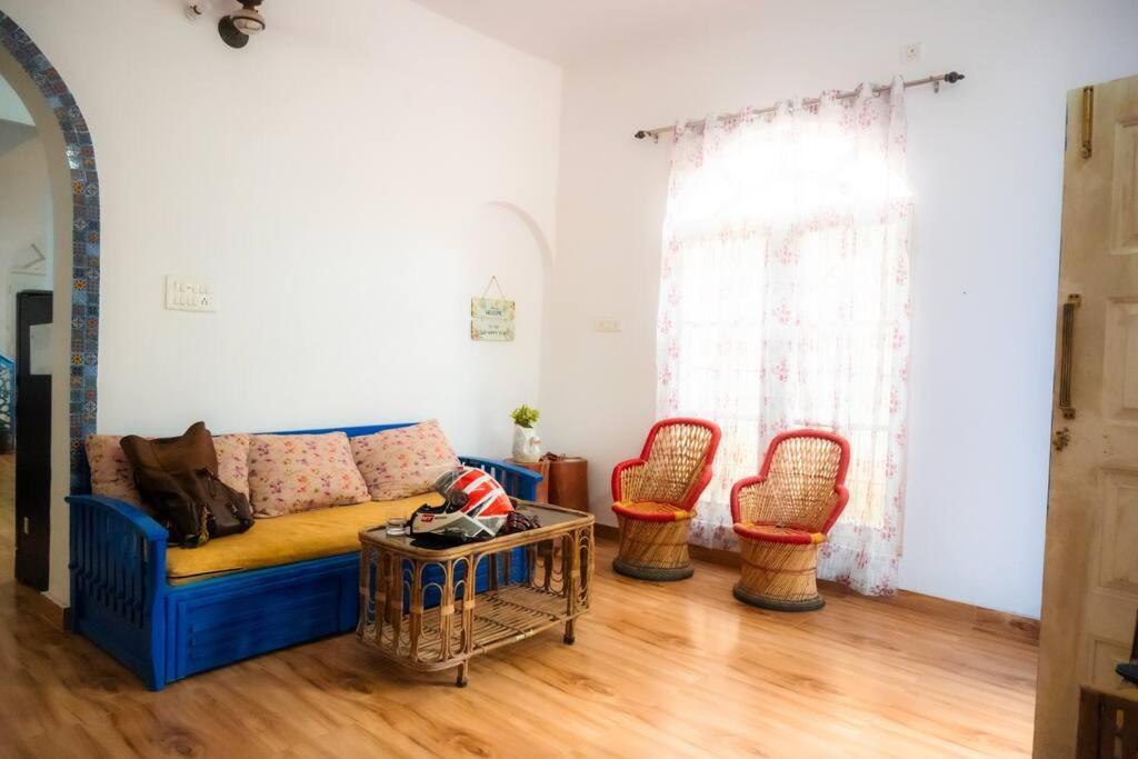 Blue Door Villa By Homeyhuts Rājpur Exterior foto